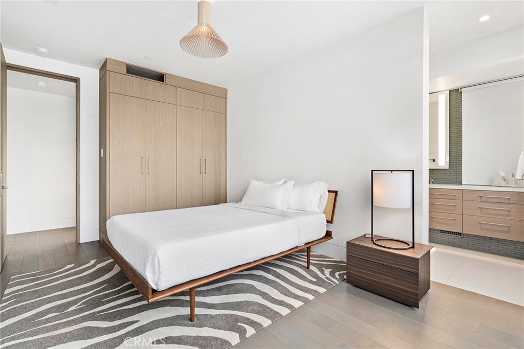 2108 E Oceanfront