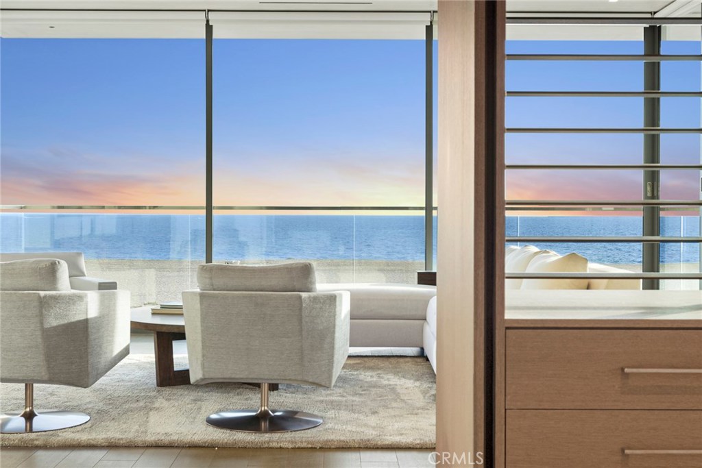 2108 E Oceanfront