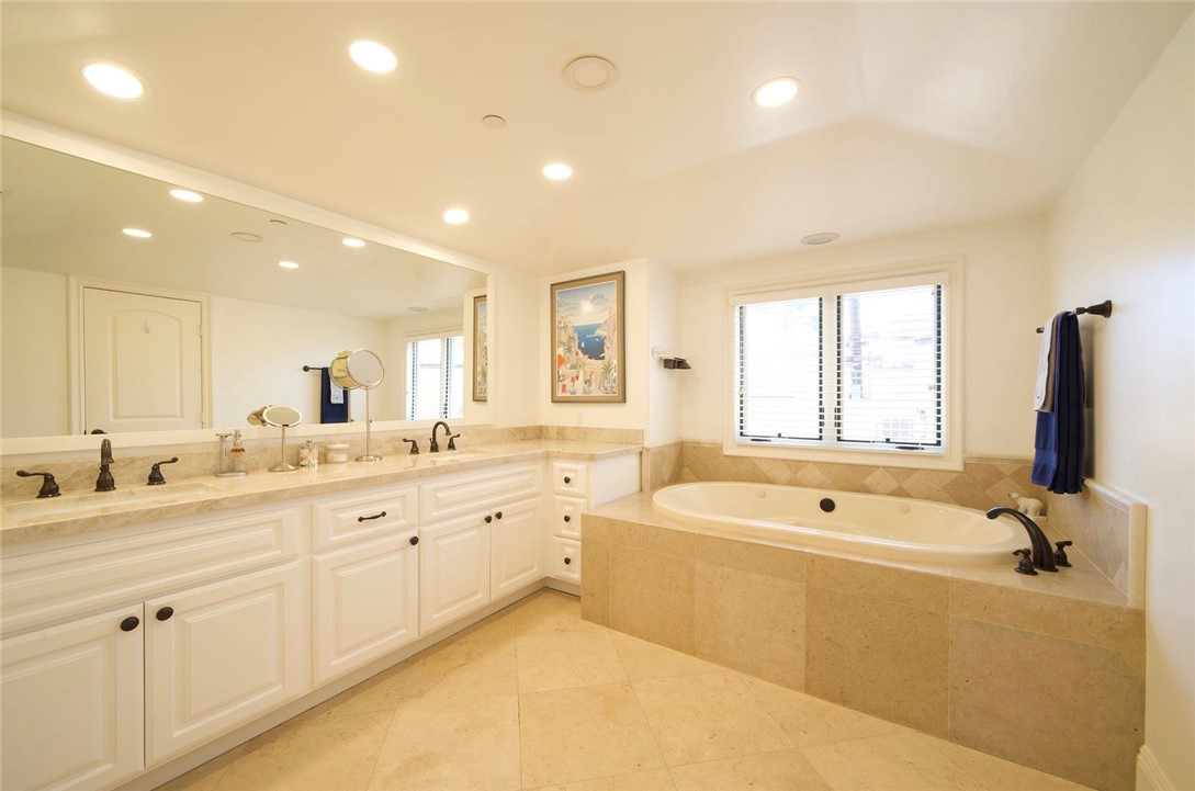 431 Dahlia Avenue 1/2