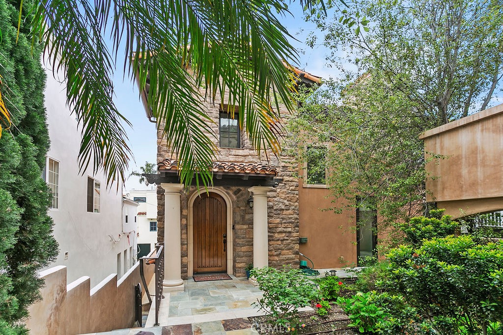 431 Dahlia Avenue 1/2