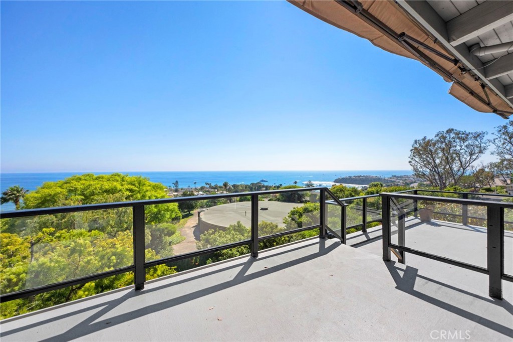 1560 Sunset Ridge Drive