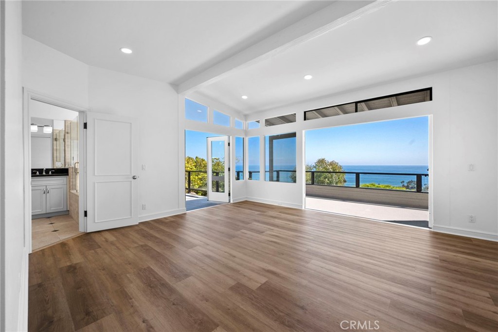 1560 Sunset Ridge Drive