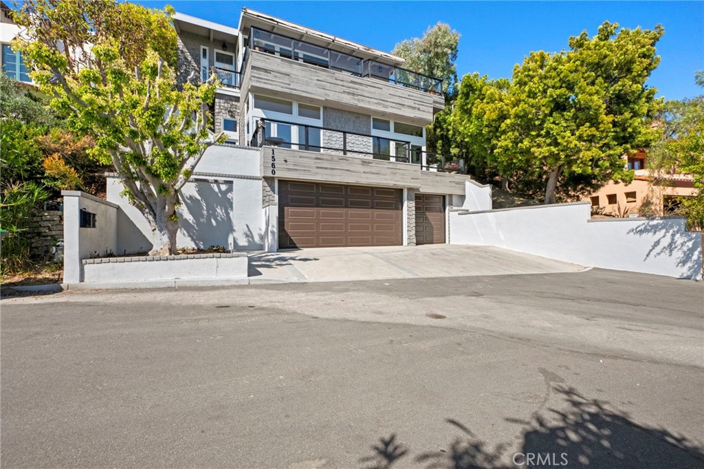 1560 Sunset Ridge Drive