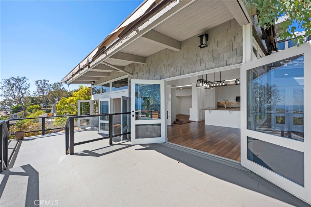 1560 Sunset Ridge Drive