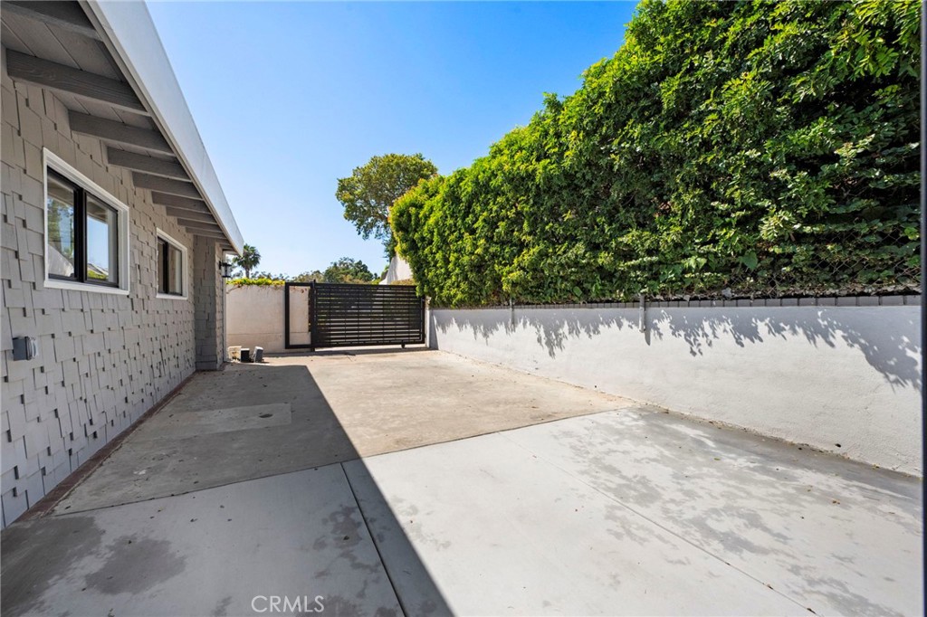 1560 Sunset Ridge Drive