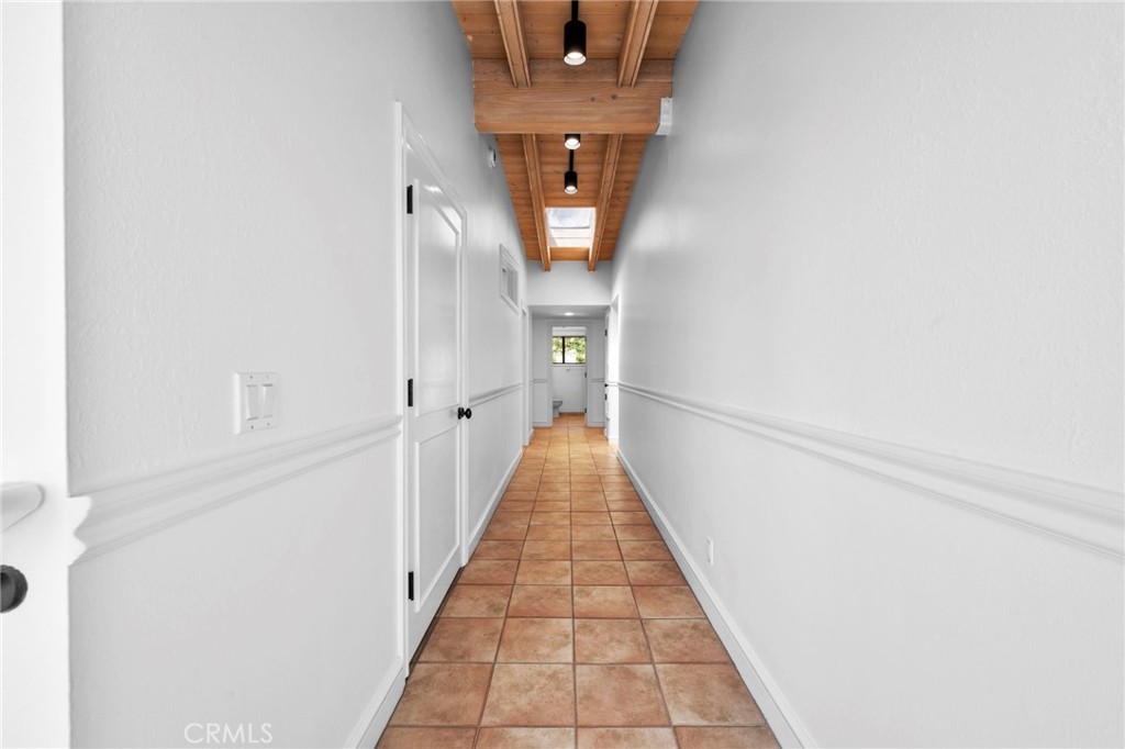 1560 Sunset Ridge Drive