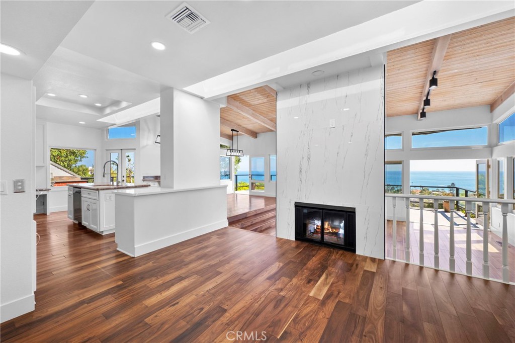 1560 Sunset Ridge Drive