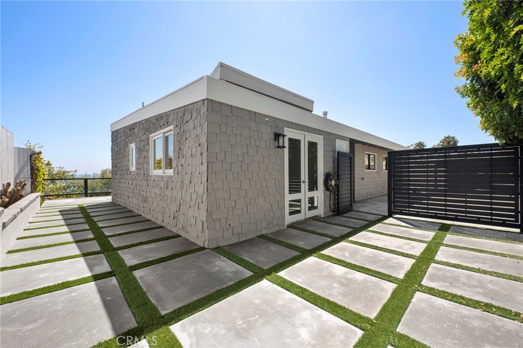 1560 Sunset Ridge Drive