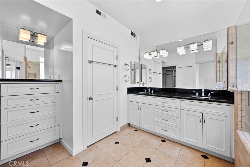1560 Sunset Ridge Drive