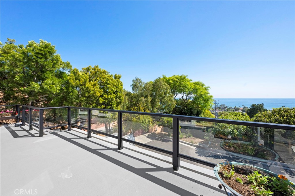 1560 Sunset Ridge Drive