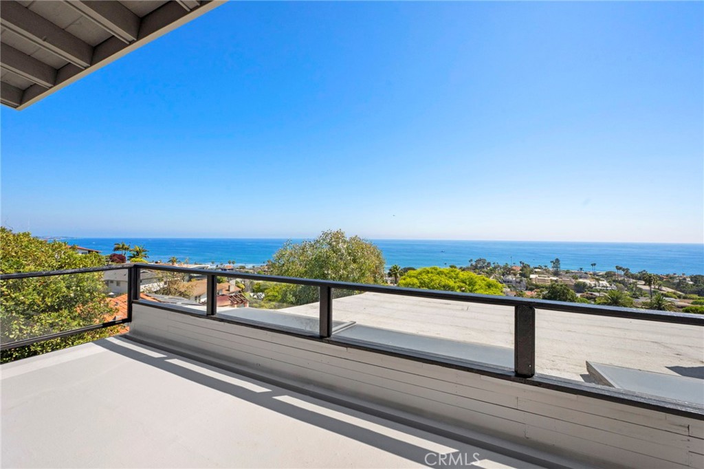 1560 Sunset Ridge Drive