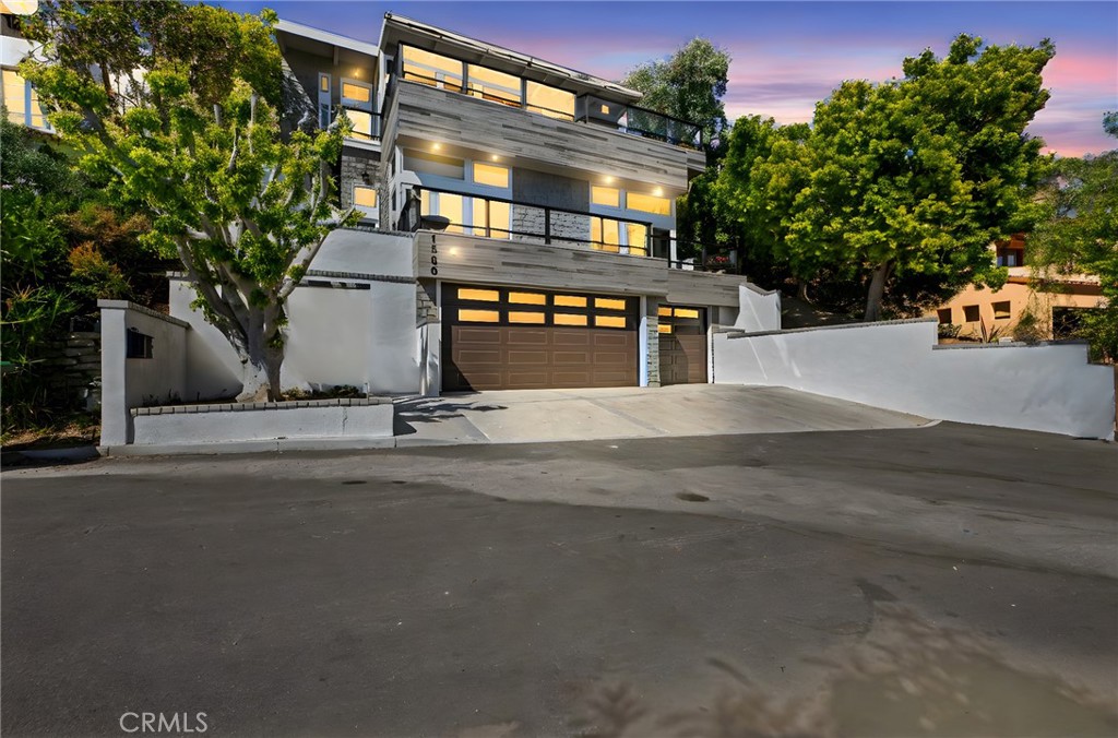 1560 Sunset Ridge Drive