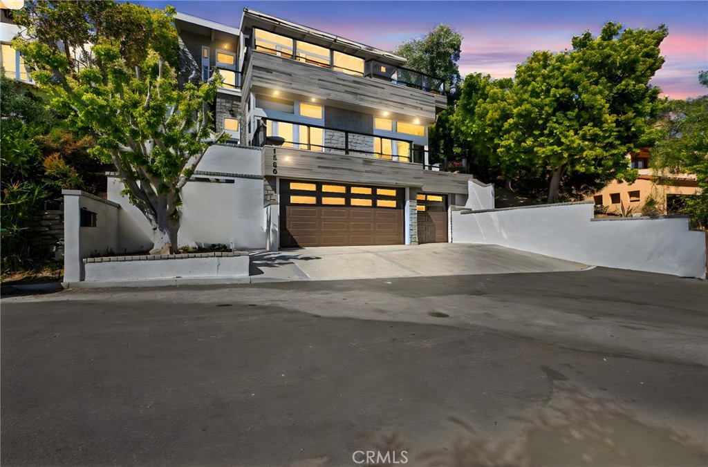 1560 Sunset Ridge Drive