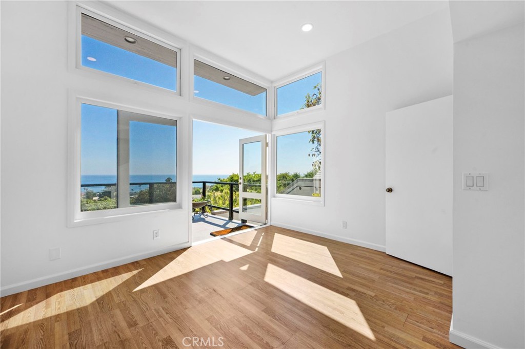 1560 Sunset Ridge Drive