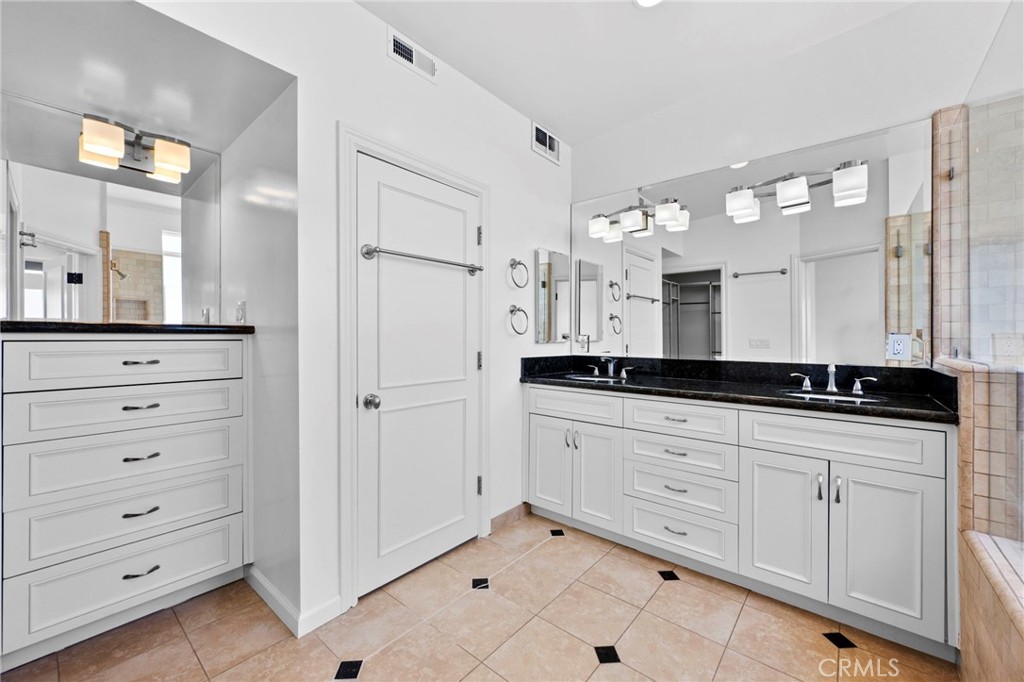 1560 Sunset Ridge Drive