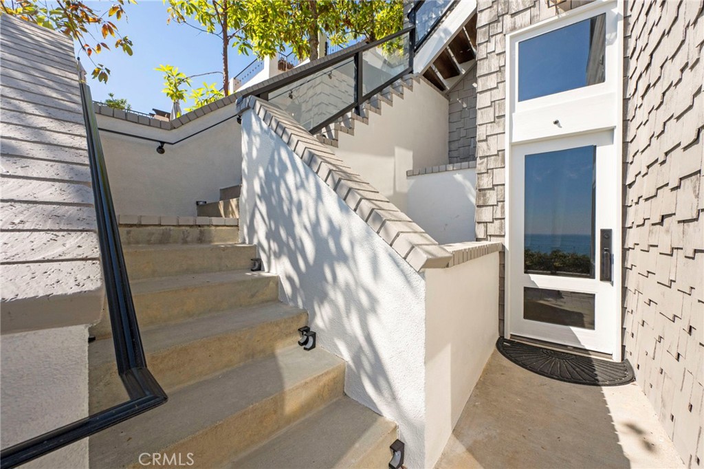 1560 Sunset Ridge Drive