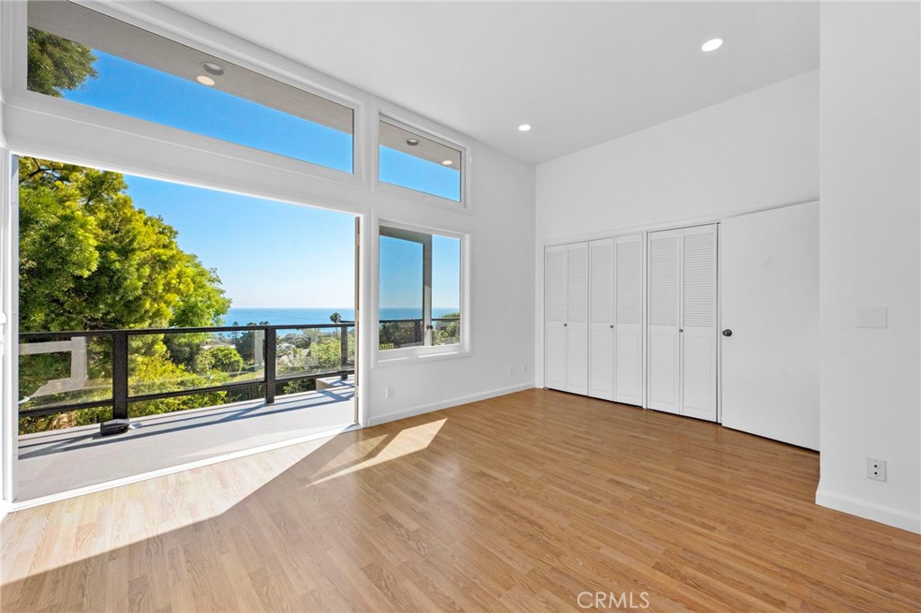 1560 Sunset Ridge Drive