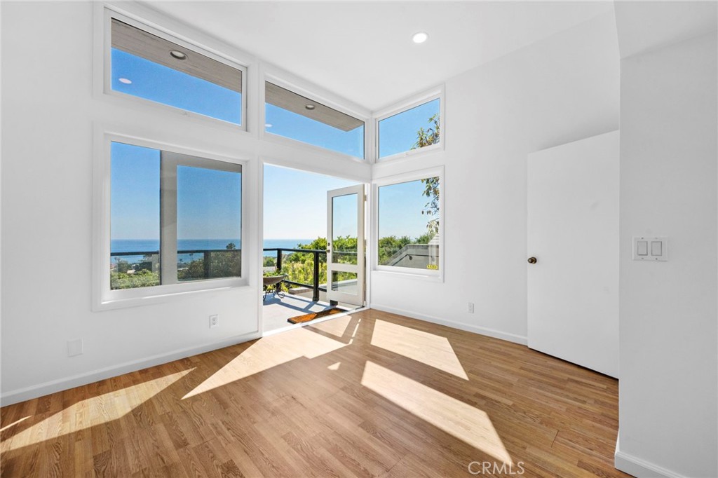 1560 Sunset Ridge Drive