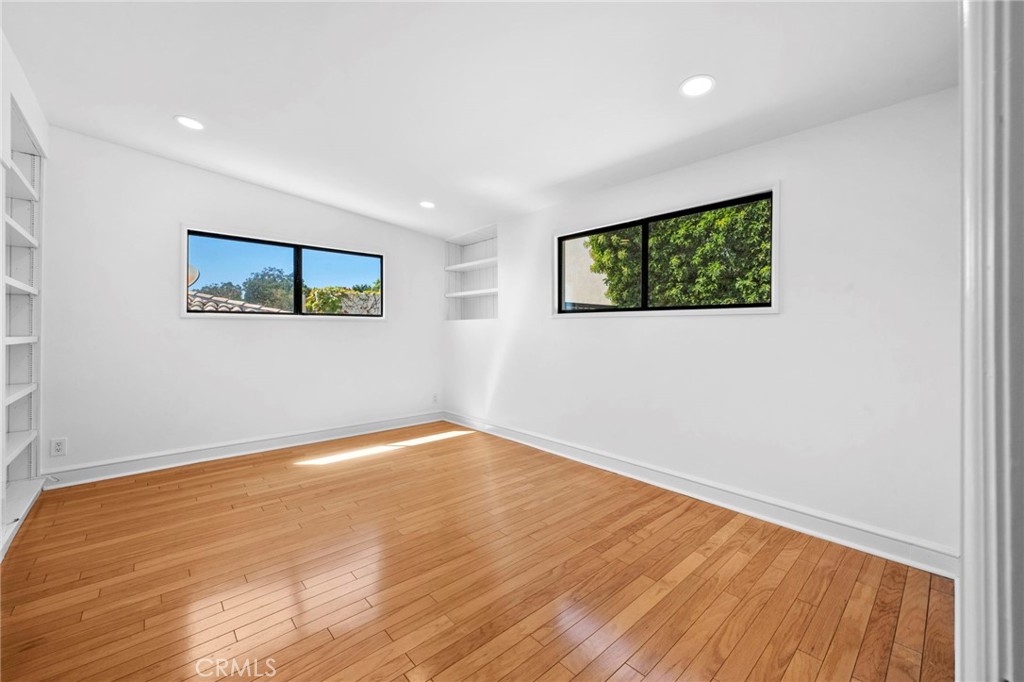 1560 Sunset Ridge Drive