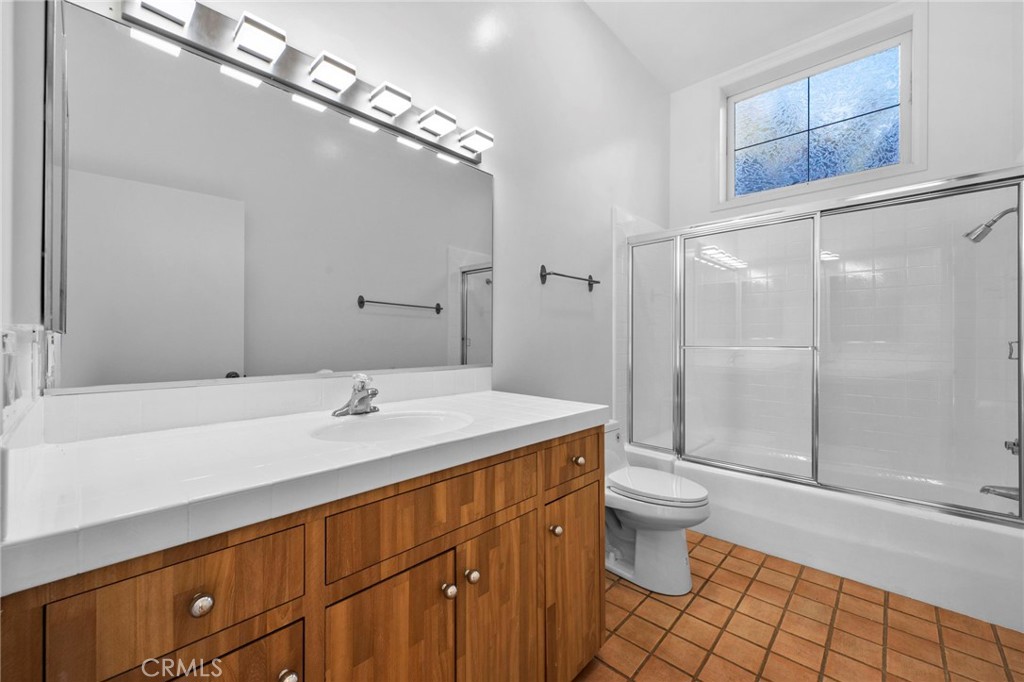 1560 Sunset Ridge Drive