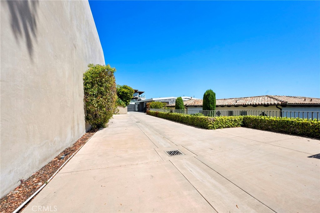 1560 Sunset Ridge Drive
