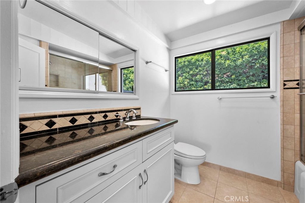 1560 Sunset Ridge Drive
