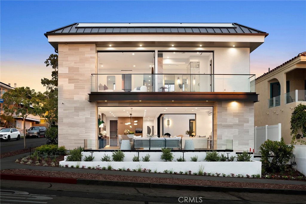 220 Carnation Ave.