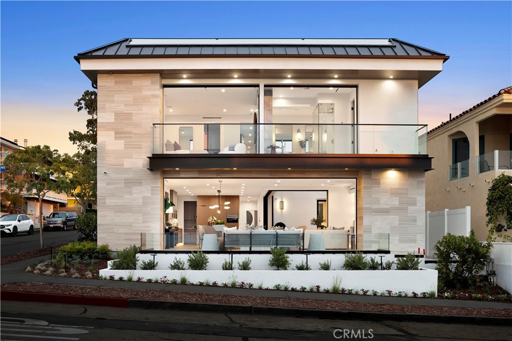 220 Carnation Ave.