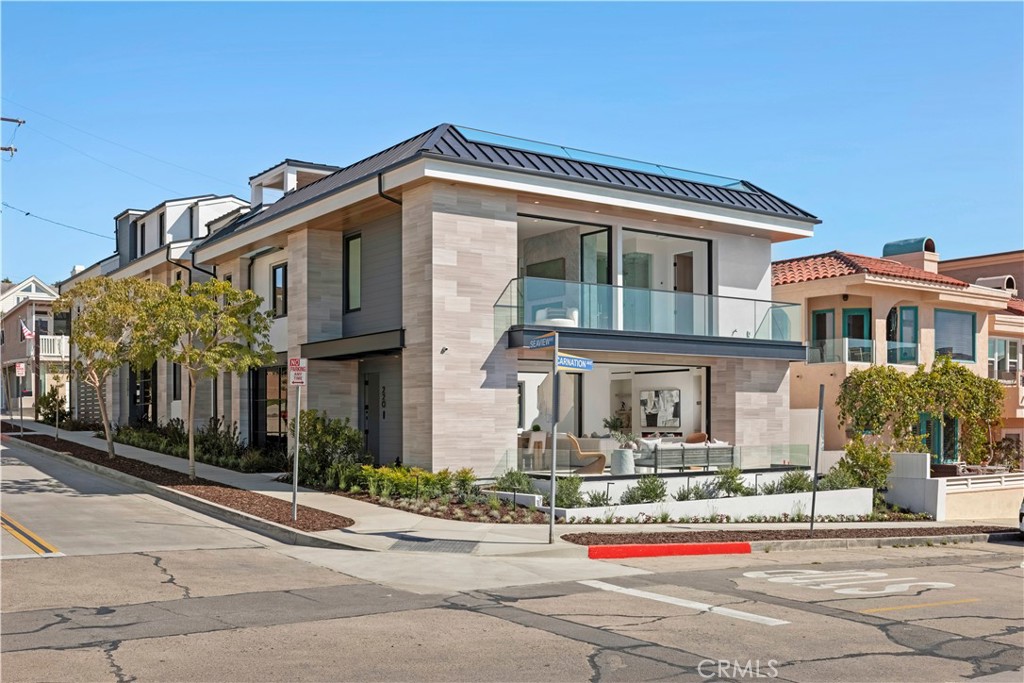 220 Carnation Ave.