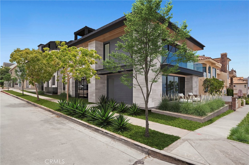 220 Carnation Ave.