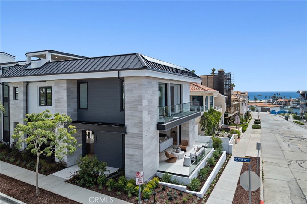220 Carnation Ave.