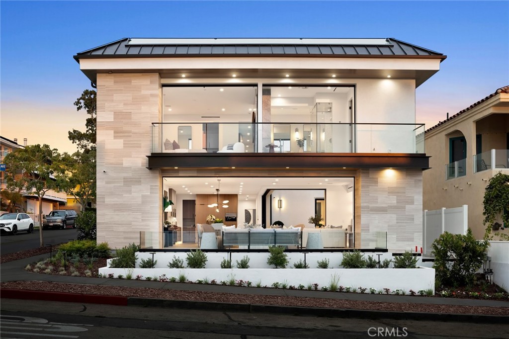 220 Carnation Ave.