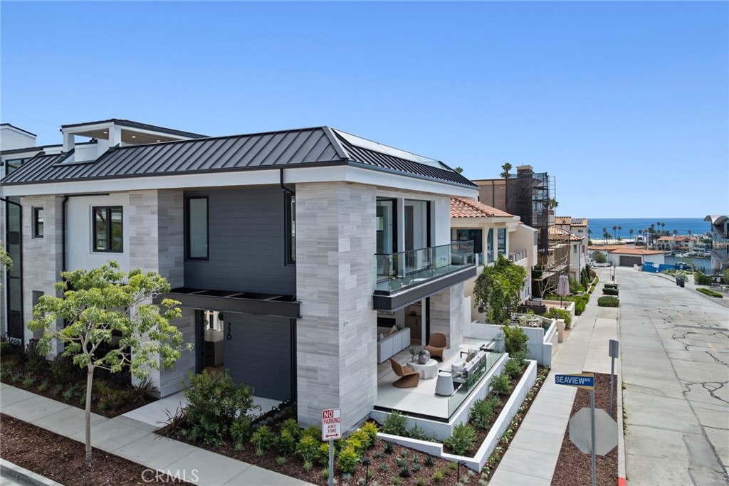 220 Carnation Ave.