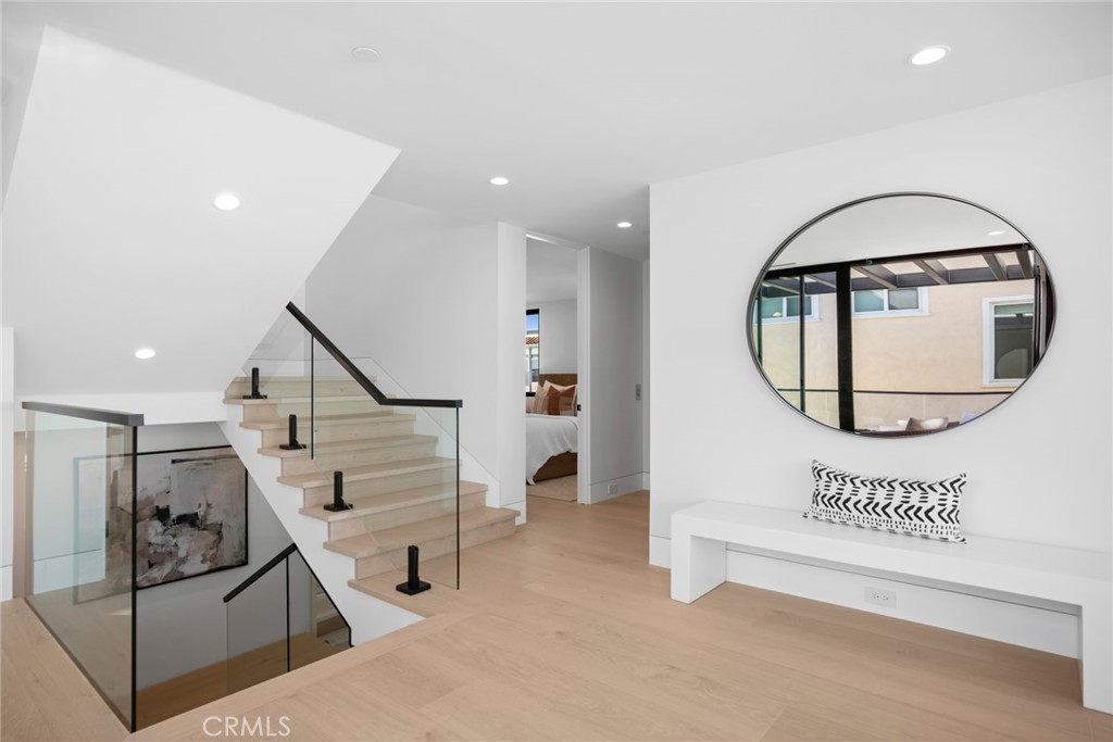 2501 Seaview Ave