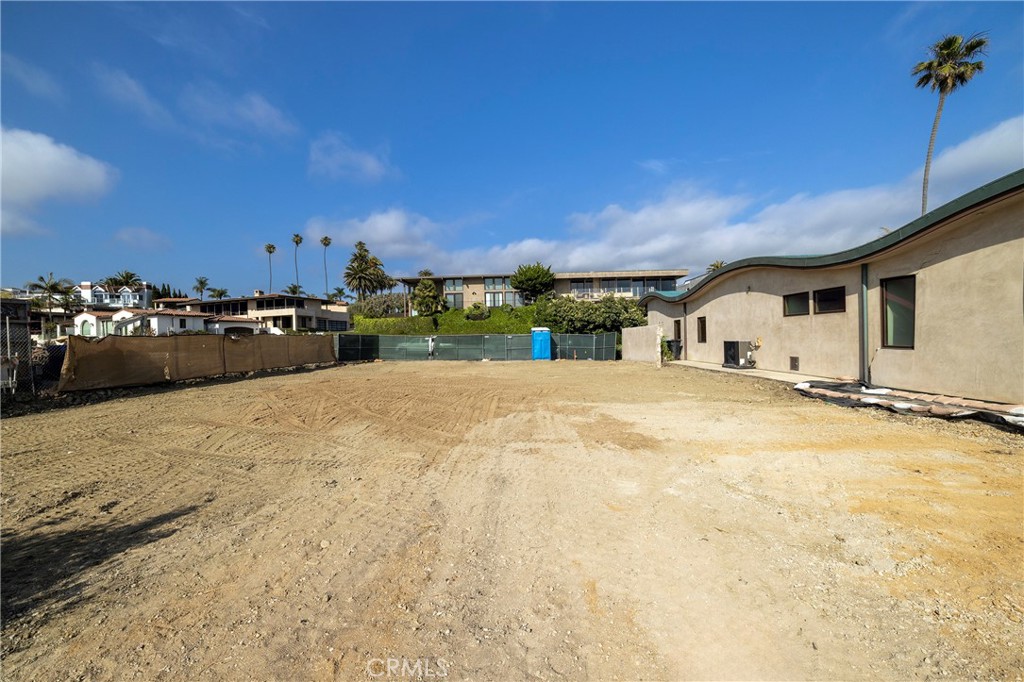 4004 Calle Ariana
