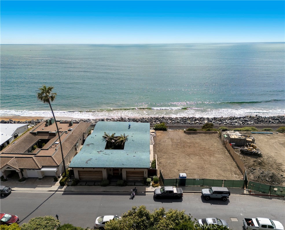 4004 Calle Ariana