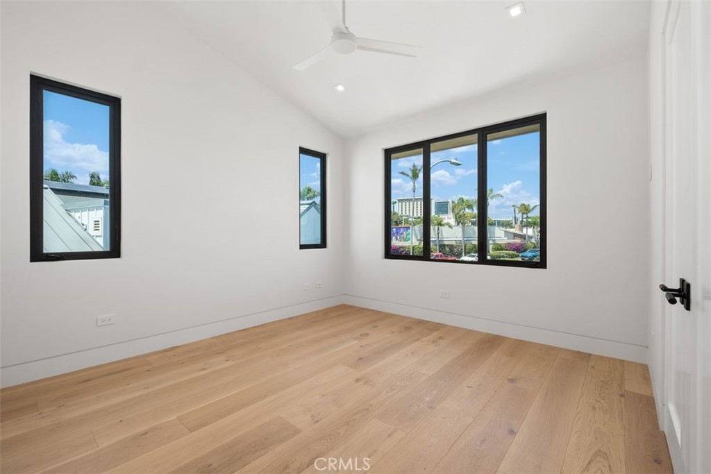 20 Balboa Coves