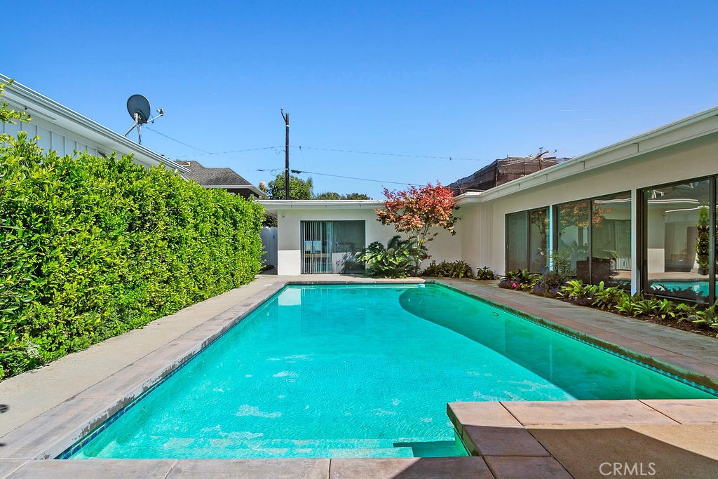 438 Tustin Avenue