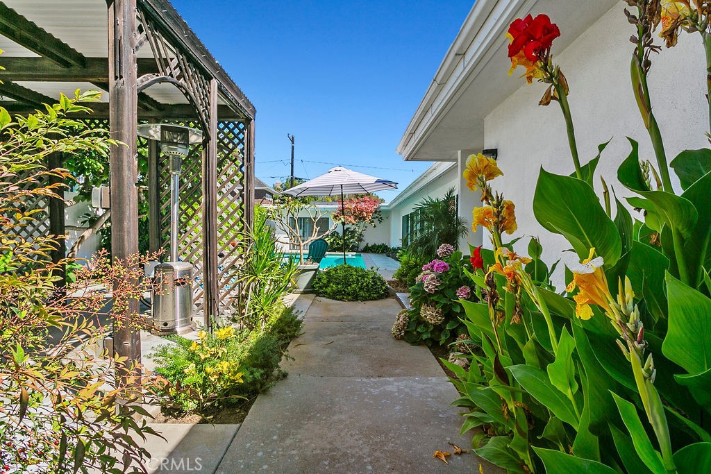 438 Tustin Avenue