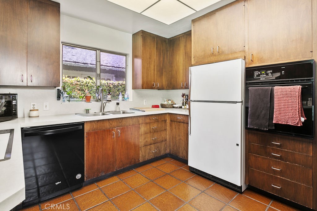 438 Tustin Avenue