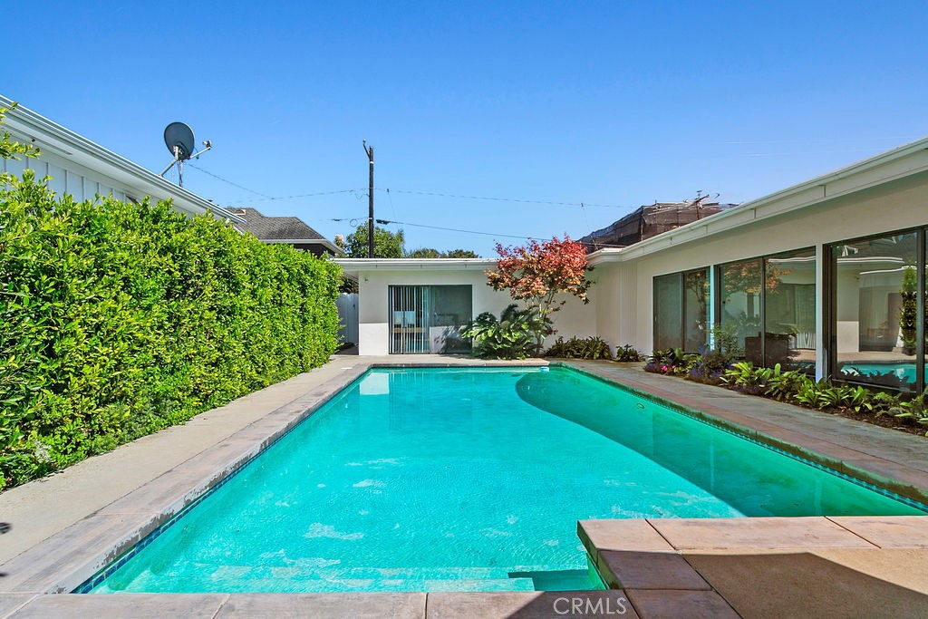 438 Tustin Avenue