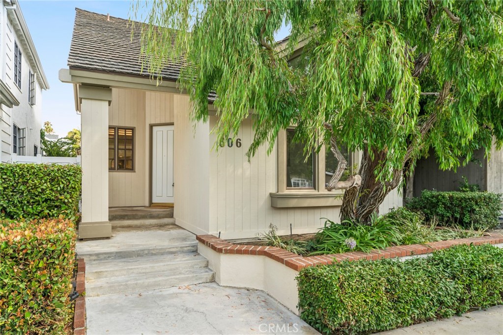 606 Carnation Avenue