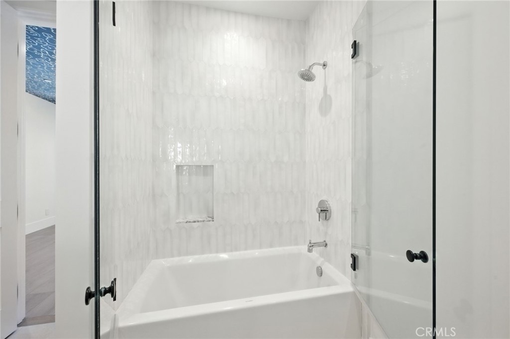 391 La Perle Place