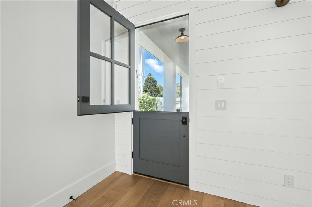 391 La Perle Place