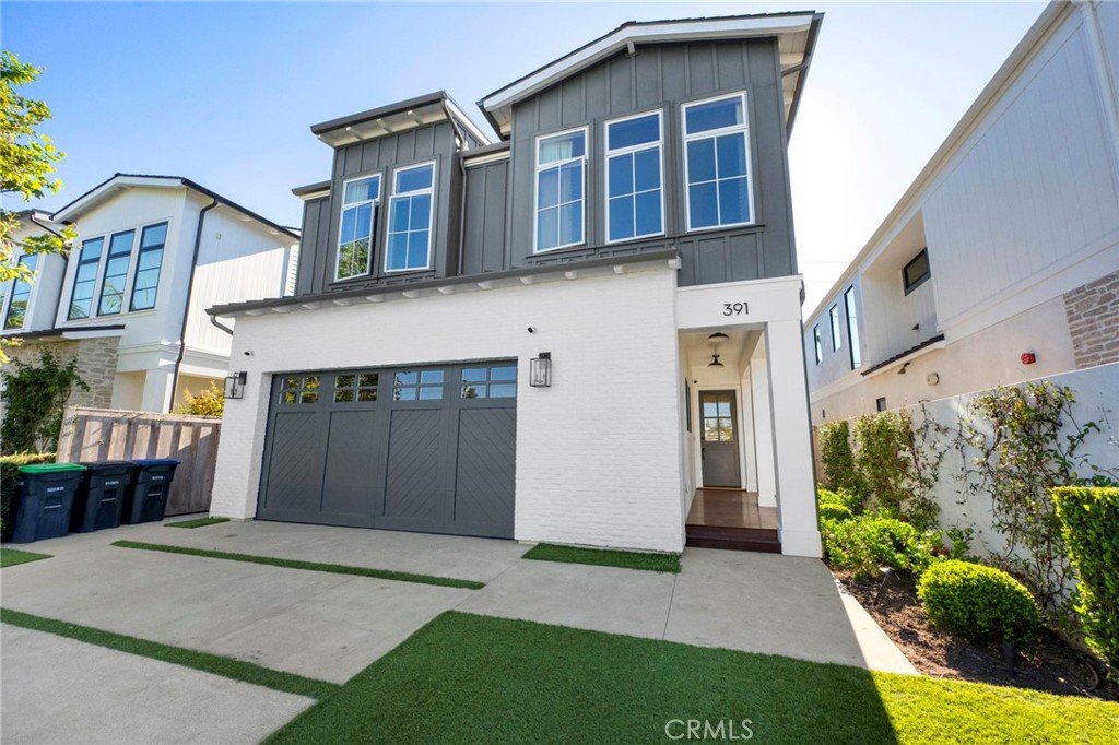 391 La Perle Place