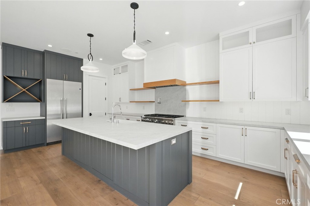 391 La Perle Place