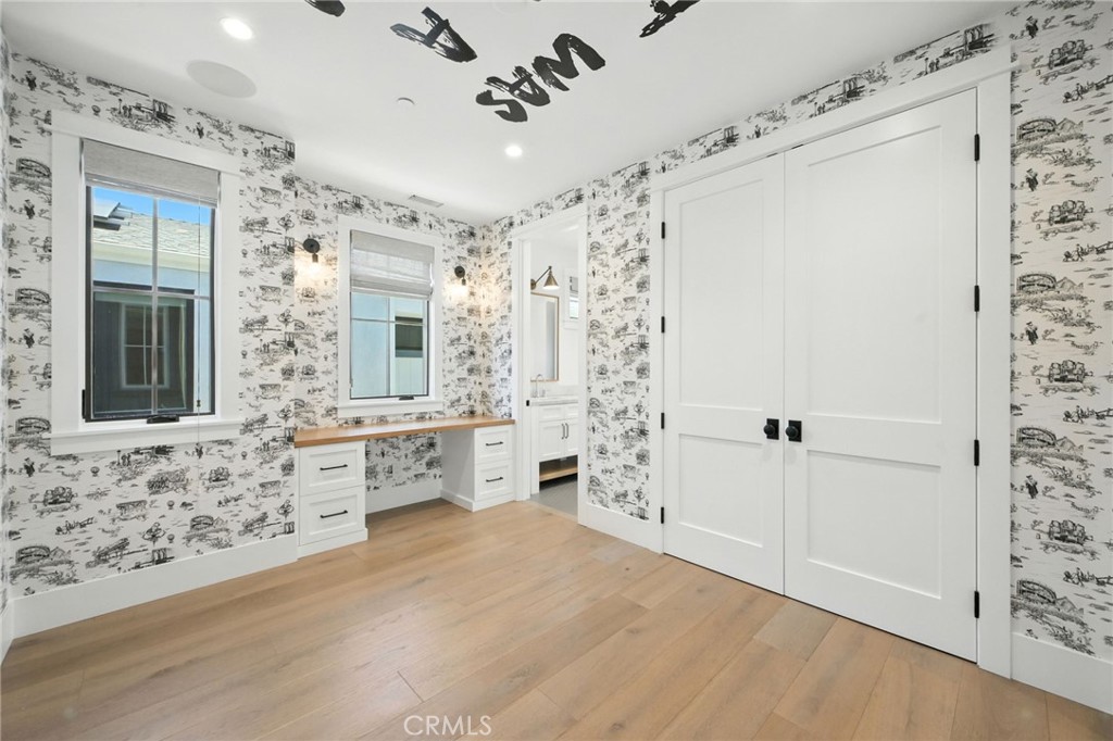 391 La Perle Place