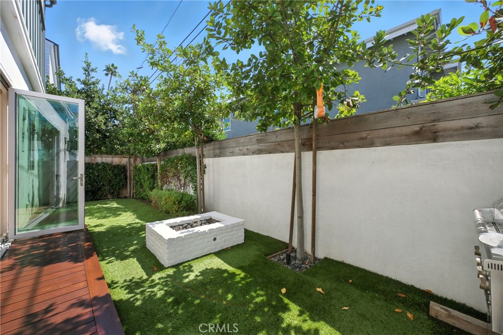 391 La Perle Place