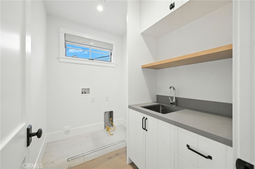 391 La Perle Place