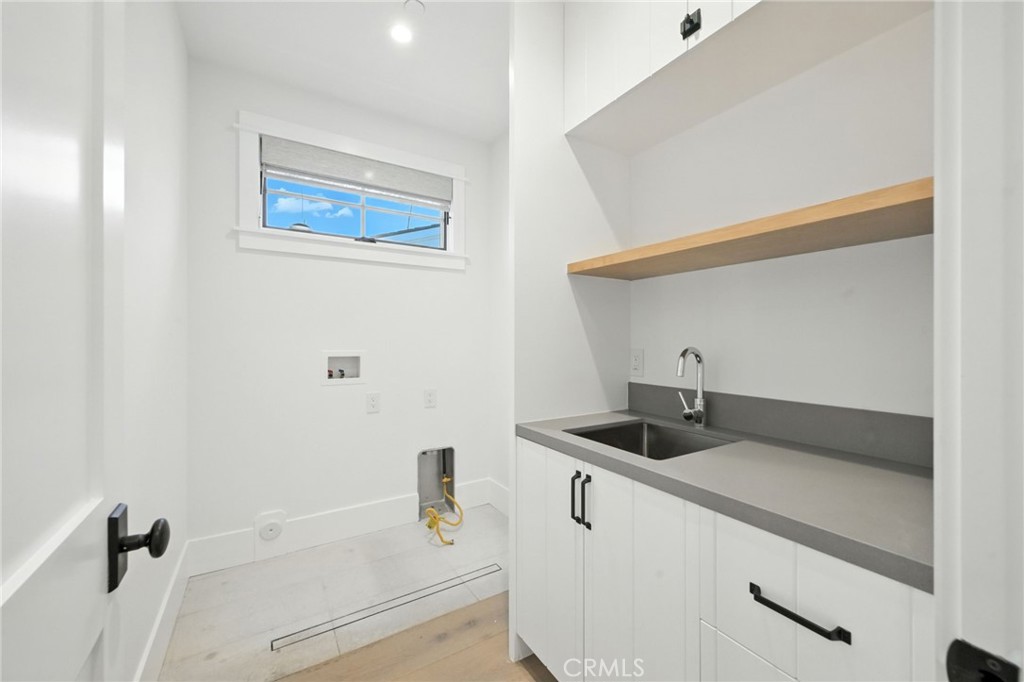 391 La Perle Place